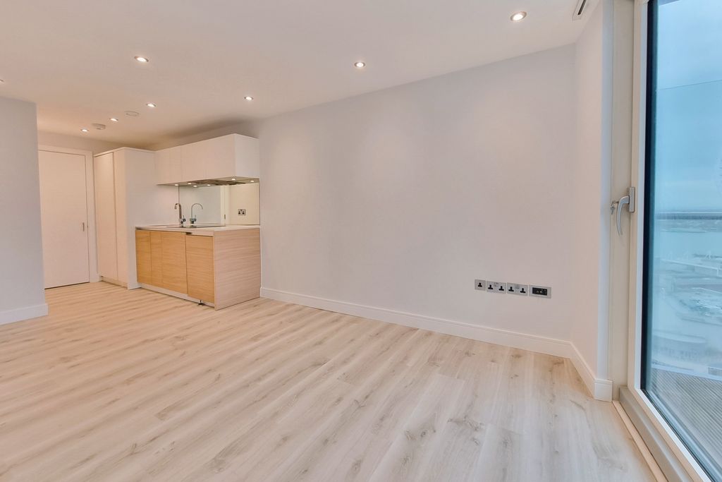 Property photo 3 of 15 20251105_123330