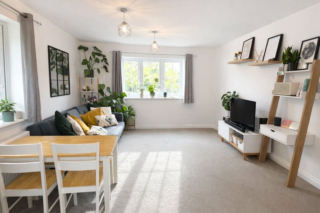 Property photo 2 of 6 Picture No. 12