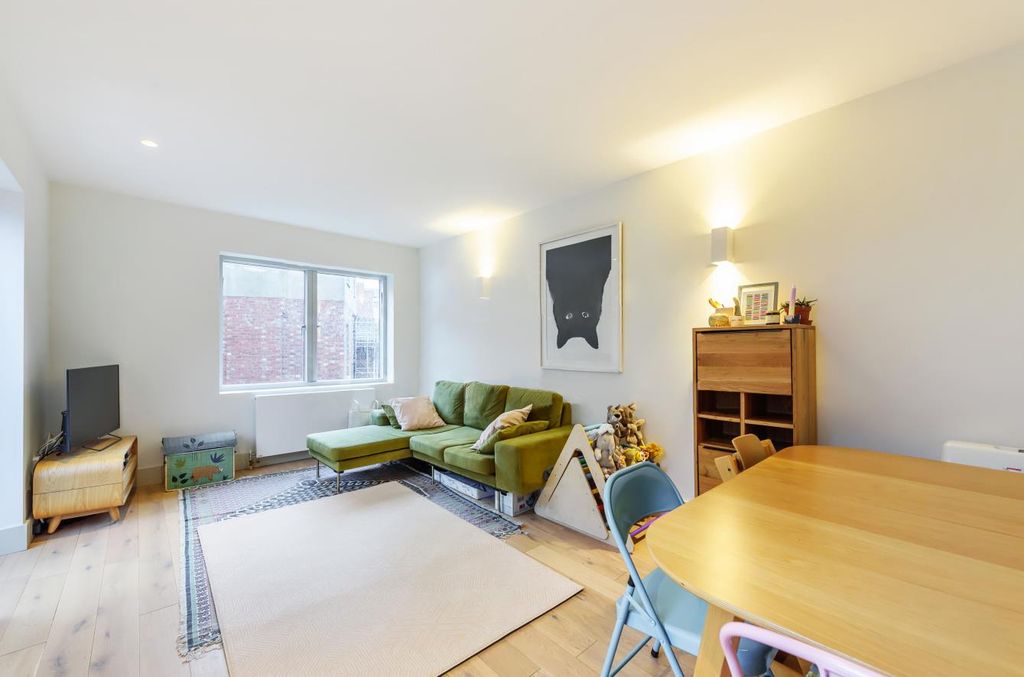 Property photo 1 of 11 18357660 (2)