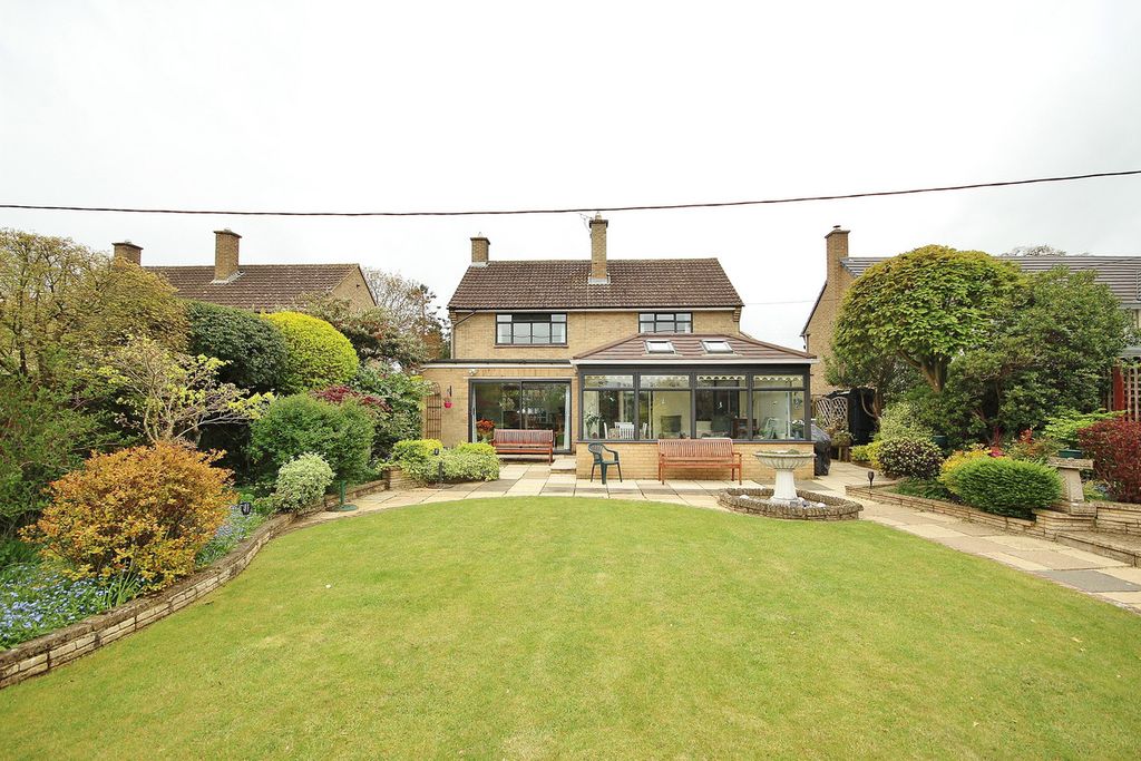 Property photo 2 of 24