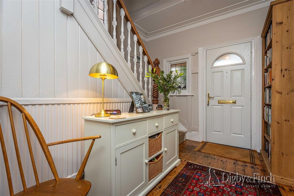 Property photo 2 of 26