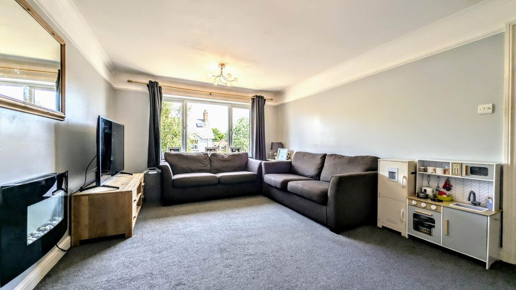 Property photo 2 of 10