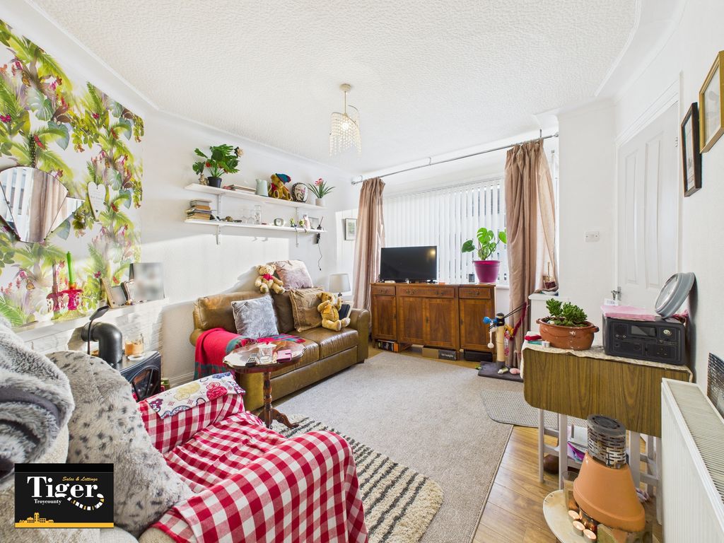 Property photo 2 of 14 Cam03440G0-Pr0490-Still009