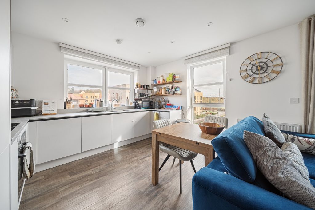 Property photo 3 of 14 4565263