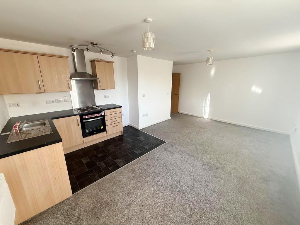 Property photo 2 of 10 Lounge/Kitchen