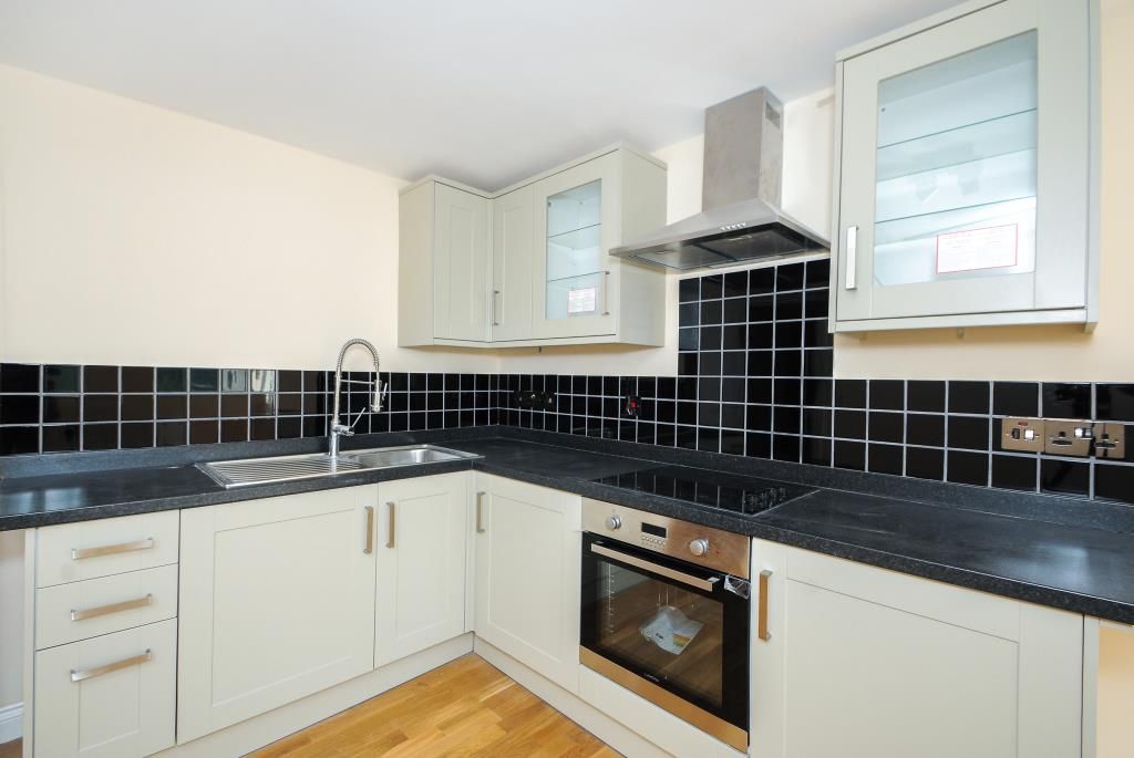 Property photo 3 of 8 Kitchen