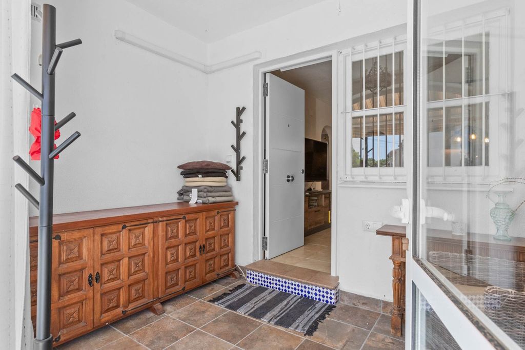 Property photo 3 of 18