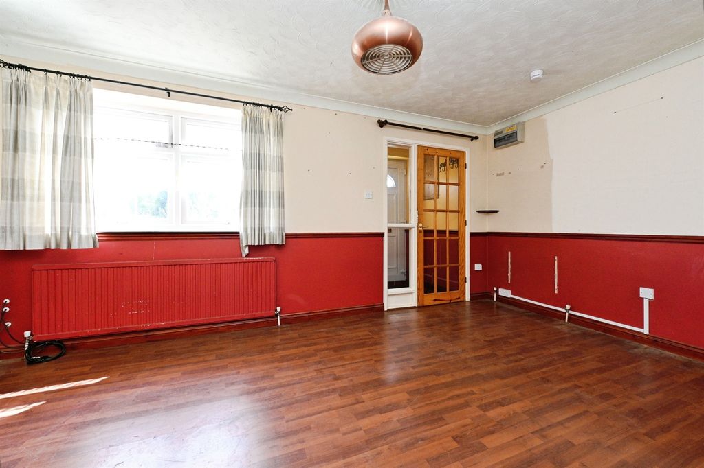 Property photo 3 of 17