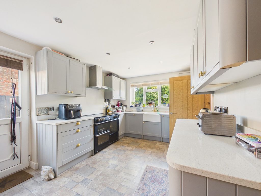 Property photo 2 of 25 5052172