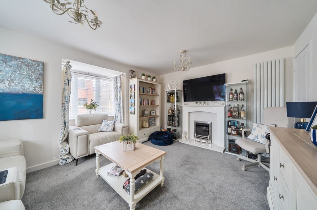 Property photo 2 of 21 1335825-17-6893A08Ca2E88