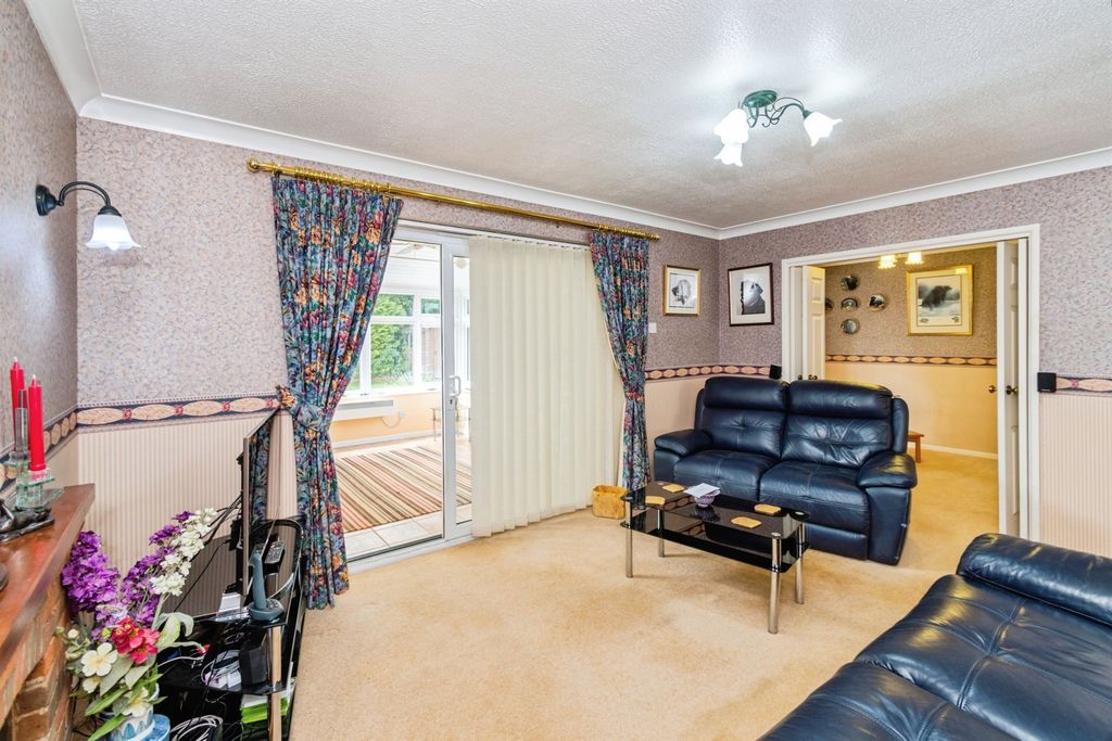 Property photo 3 of 17