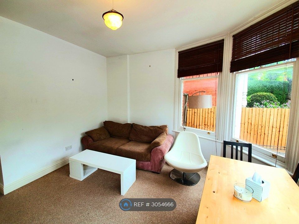 Property photo 3 of 12