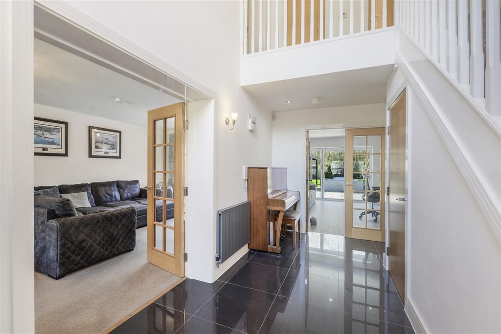 Property photo 2 of 24 20