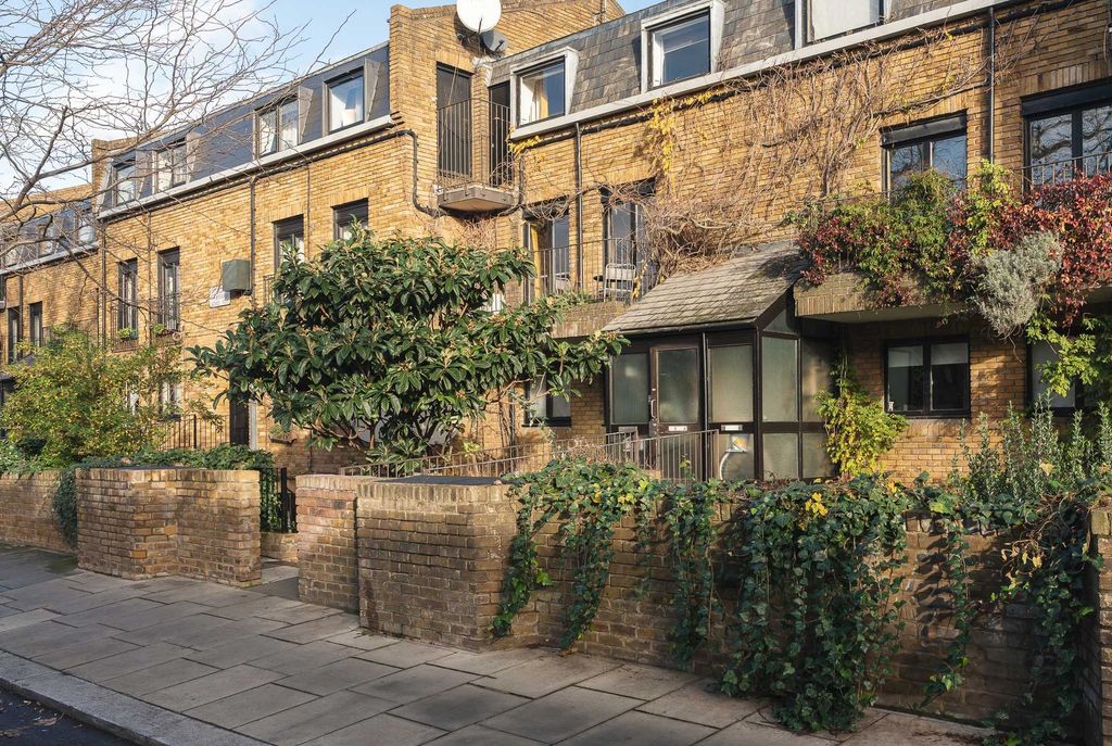 Property photo 2 of 41