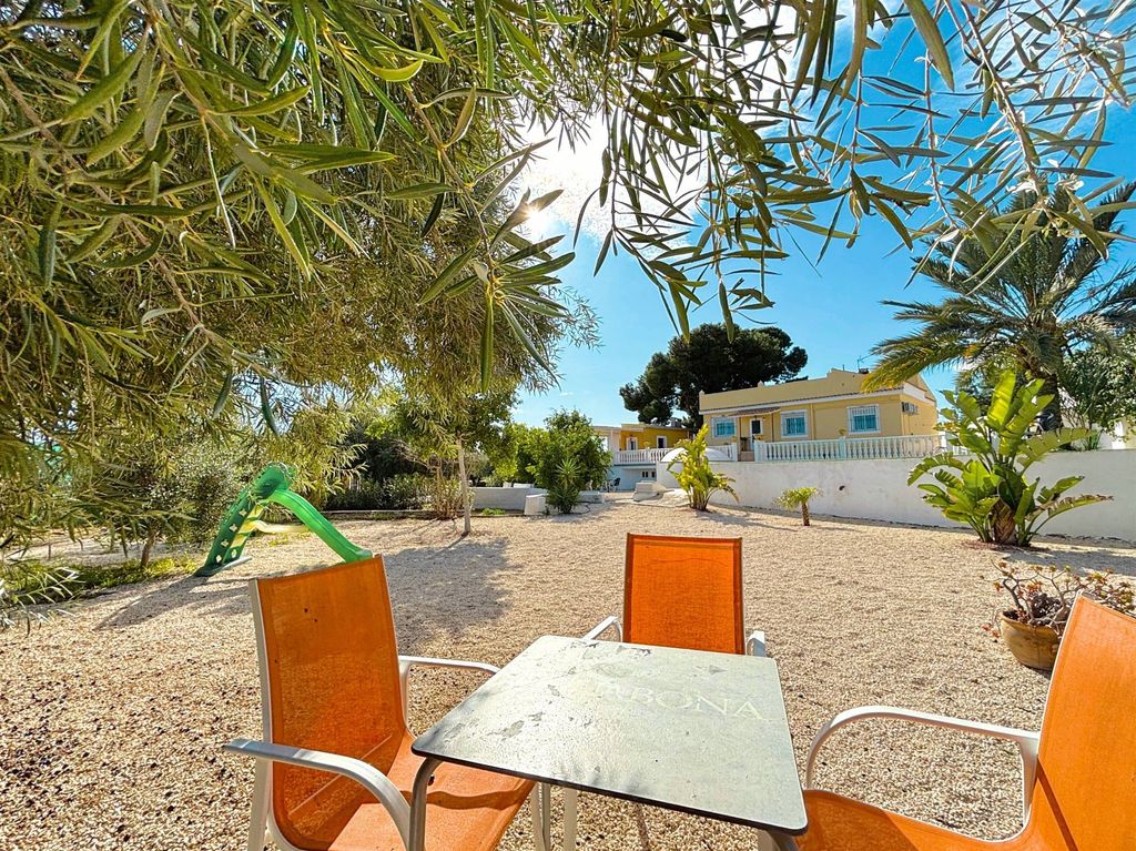 Property photo 1 of 50 Gran Finca Con Dos Chalets Independientes En La Misma Parcela En El Moralet, Alicante