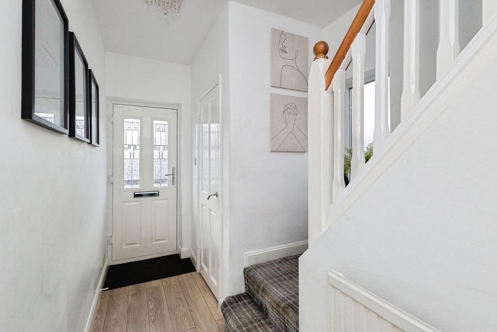 Property photo 3 of 25 Pbox-Img.Jpg