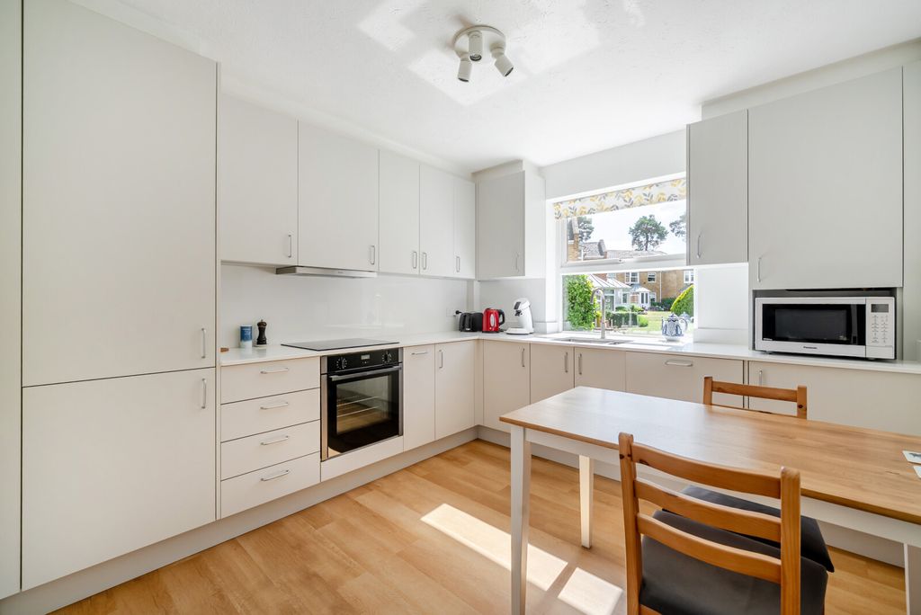 Property photo 3 of 16 1457096-15-69Fc63...