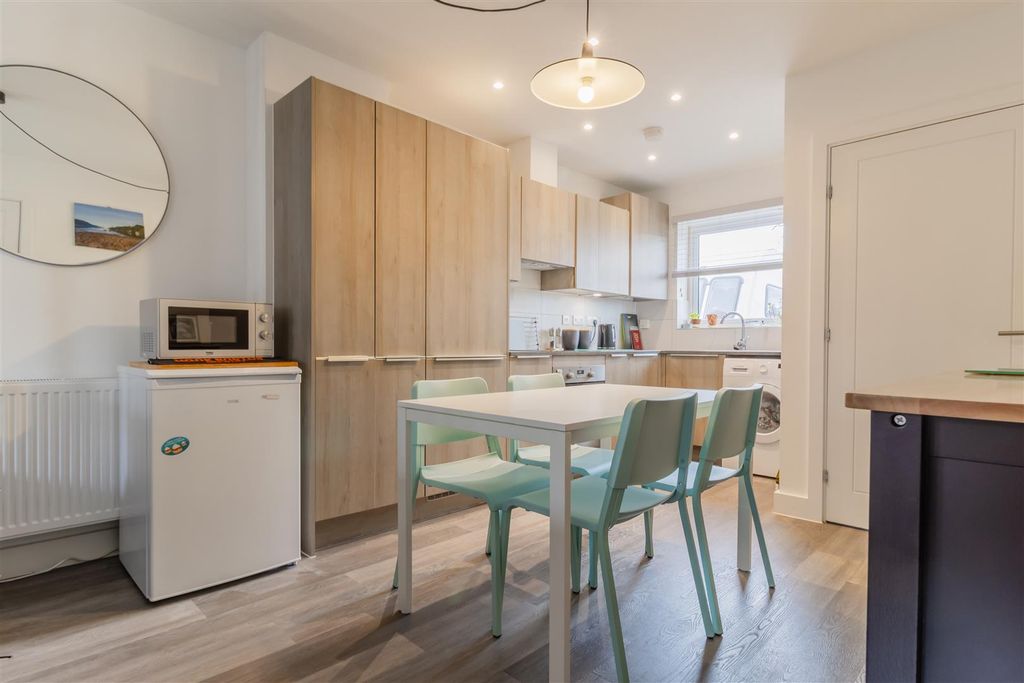Property photo 2 of 24 Brindley Way, 47-24.Jpg