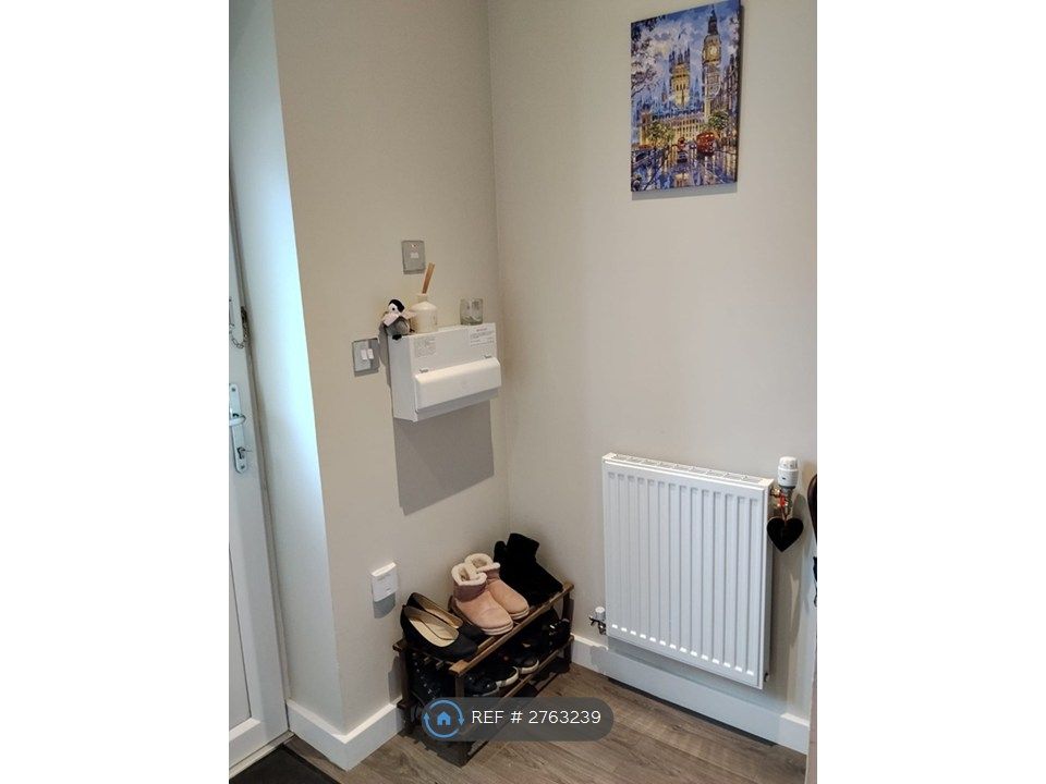 Property photo 2 of 26 Entrance Hall 1