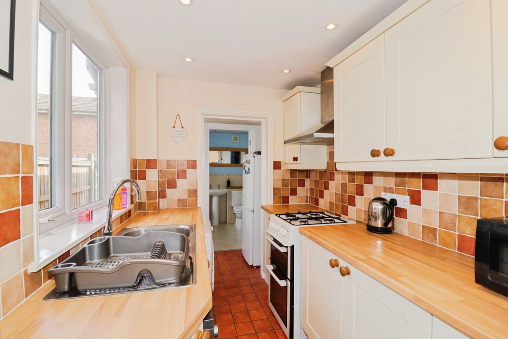 Property photo 2 of 11