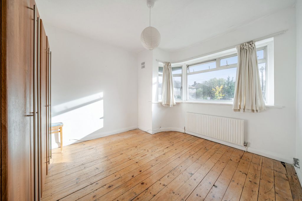 Property photo 2 of 13 Bedroom