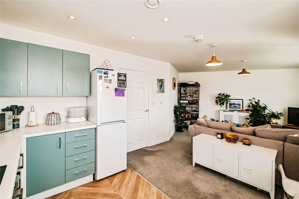 Property photo 3 of 12 Picture No. 11