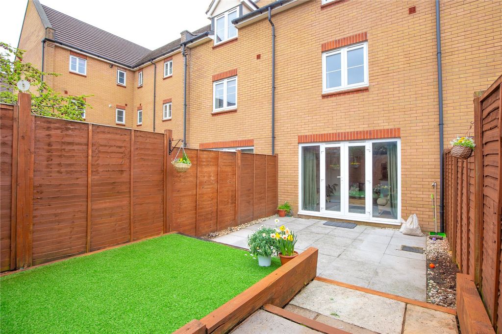 Property photo 2 of 25 Picture No. 11
