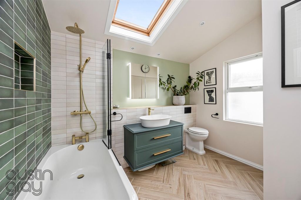 Property photo 3 of 14 Montgomery Street, 28_008.Jpg