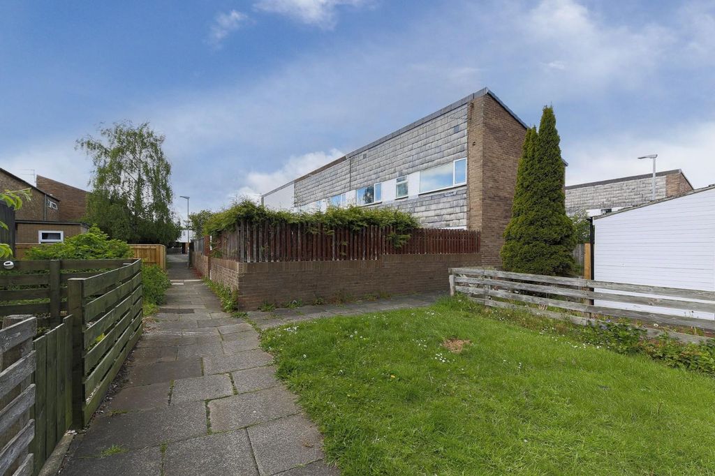 Property photo 1 of 18 External