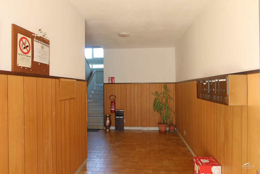 Property photo 2 of 36