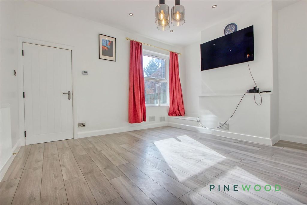 Property photo 2 of 16 Dining Room