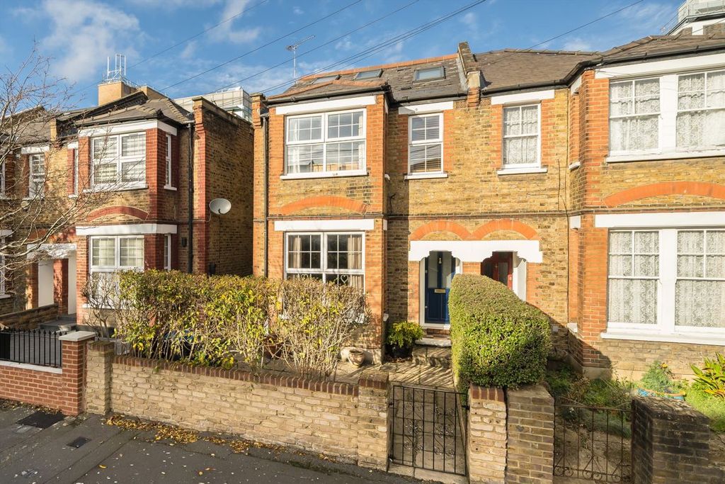 Property photo 1 of 8