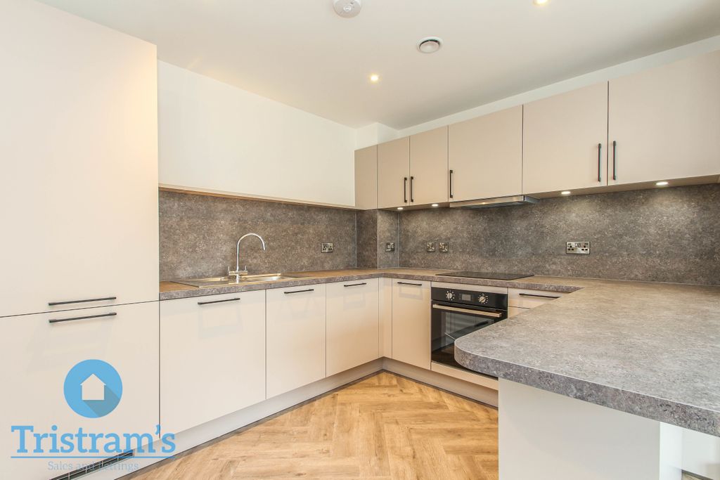 Property photo 3 of 13