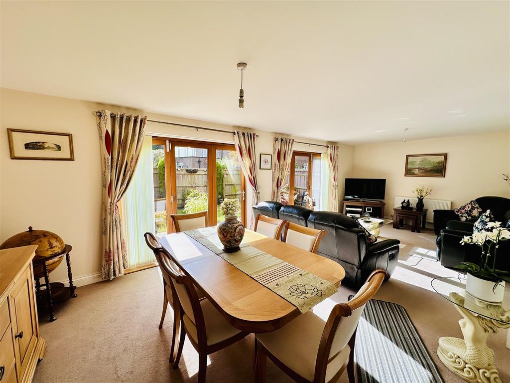 Property photo 2 of 14 Img_4822.Jpg