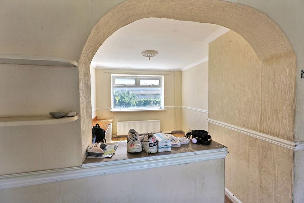 Property photo 3 of 13