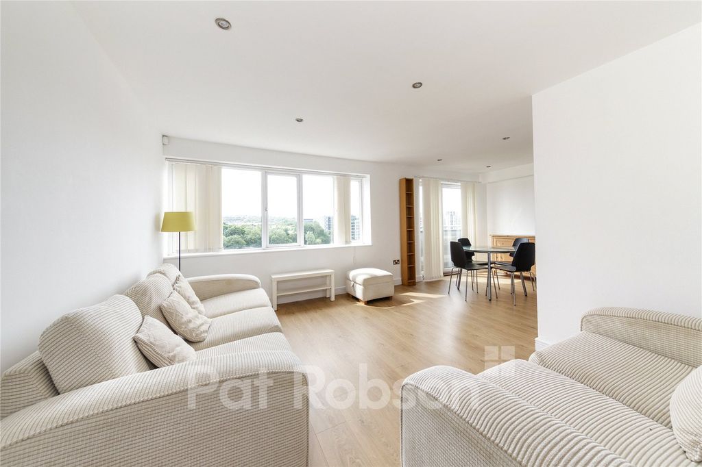 Property photo 3 of 17 Picture 3