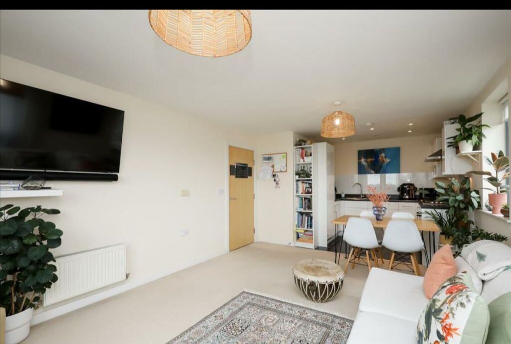 Property photo 2 of 8