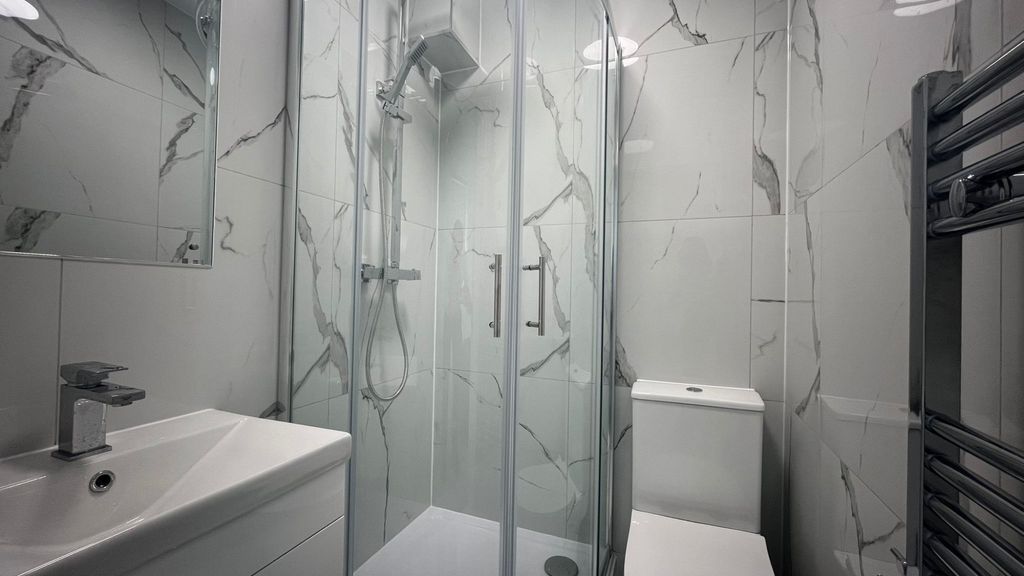 Property photo 2 of 3