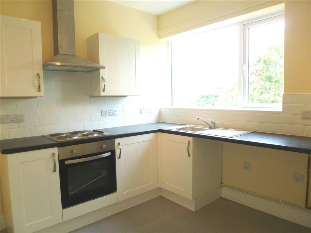Property photo 3 of 7 Kitchen