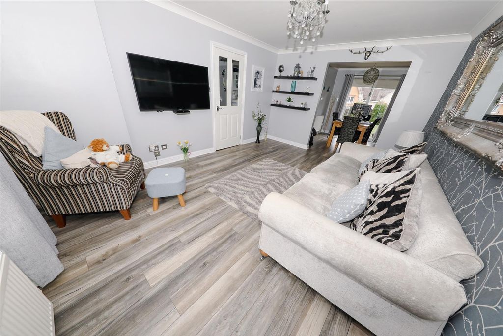 Property photo 3 of 17 c