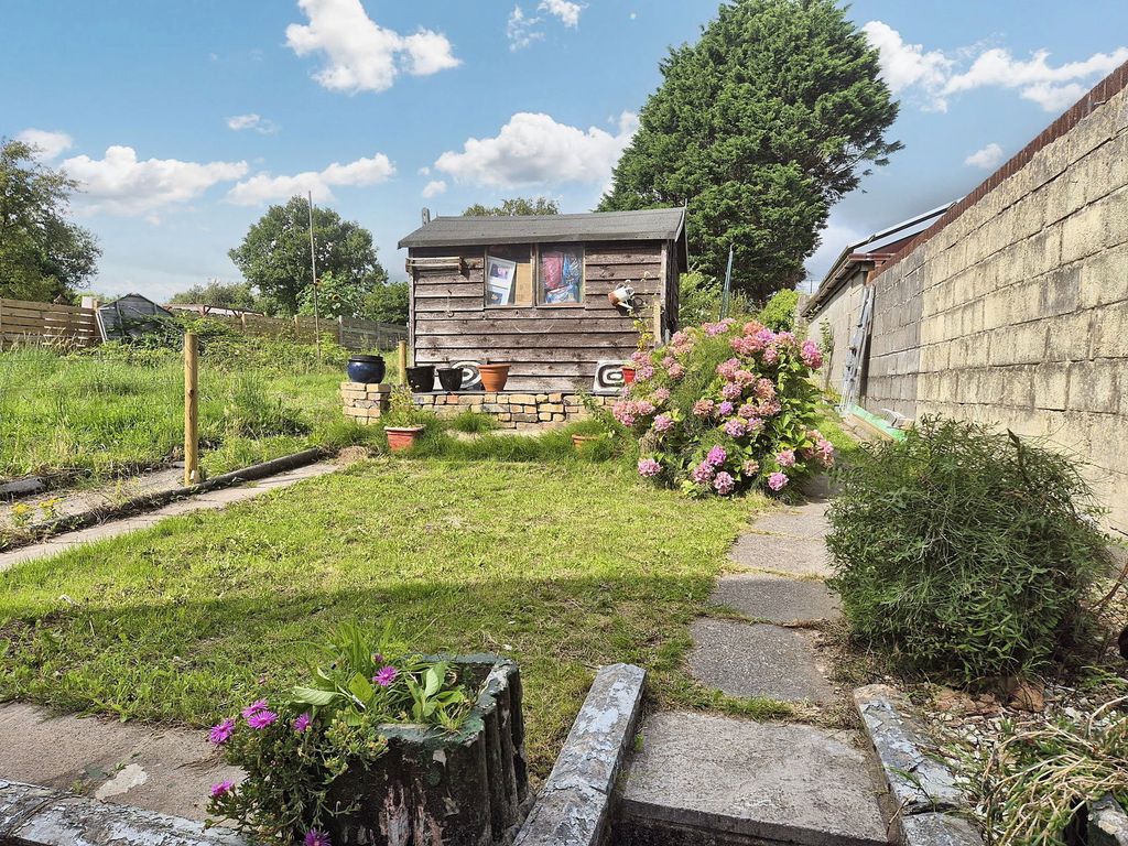 Property photo 2 of 26