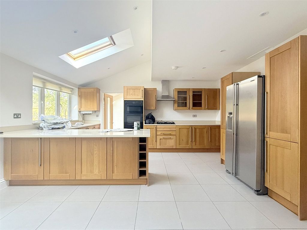 Property photo 2 of 21 Picture No. 05