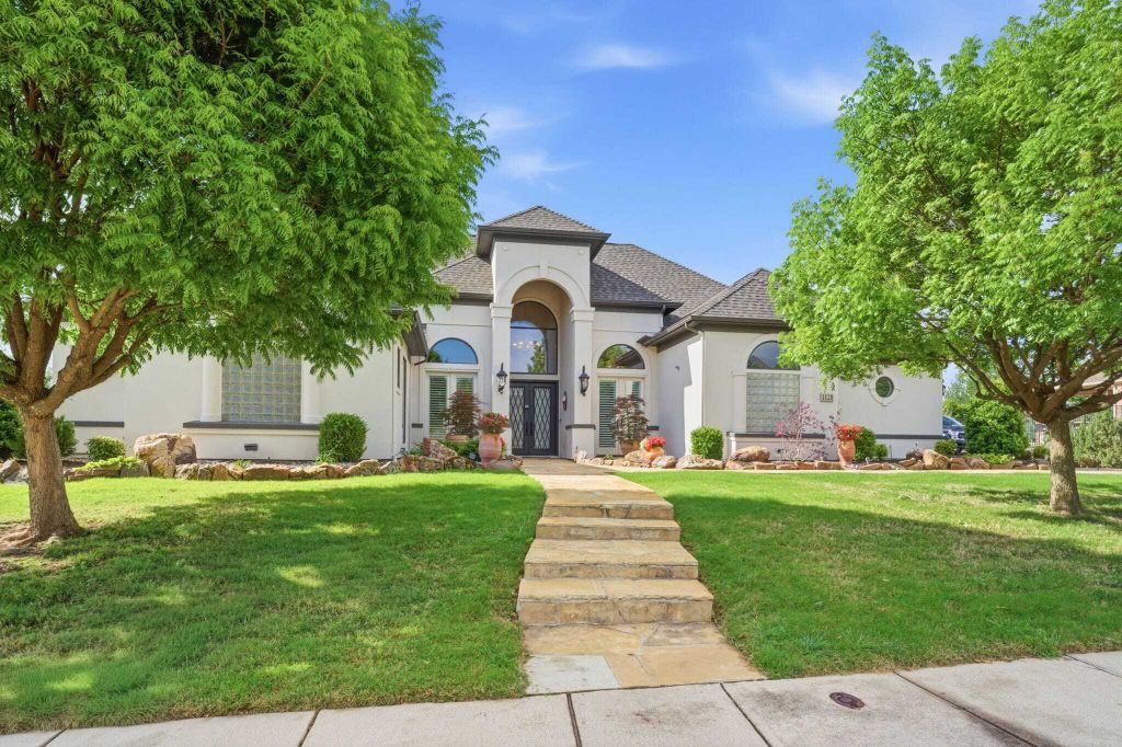 Property photo 1 of 16