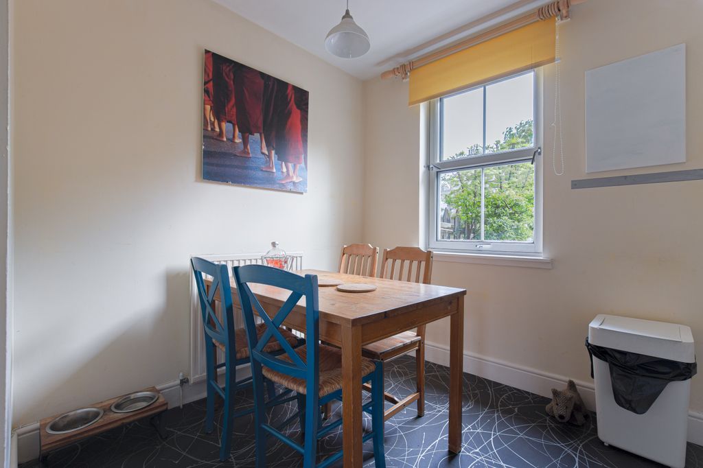 Property photo 3 of 16 Kitchenangle1