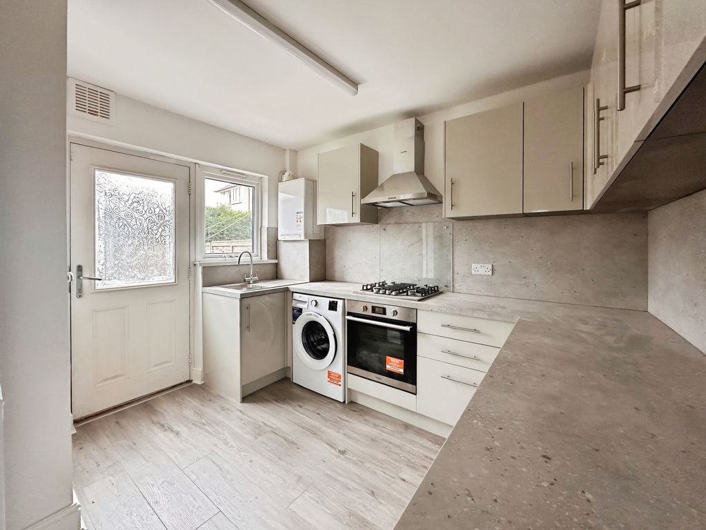 Property photo 3 of 12 Kitchen