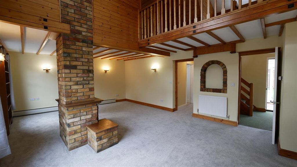 Property photo 2 of 18 Lounge/Diner