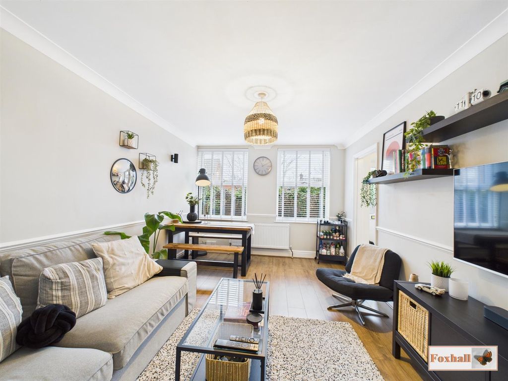 Property photo 2 of 12 Lounge