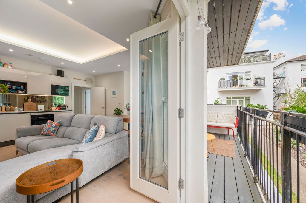 Property photo 3 of 21 Picture No. 15