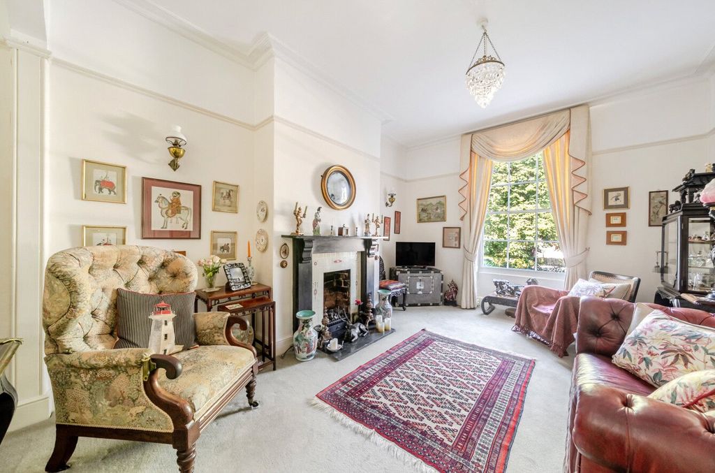 Property photo 3 of 20 Sitting Room