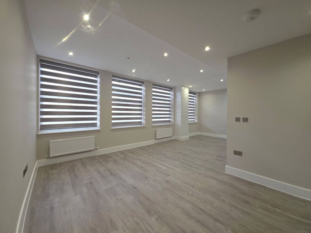 Property photo 3 of 6 Picture No. 06